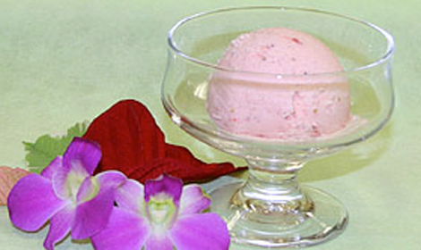 いちごのアイスクリーム